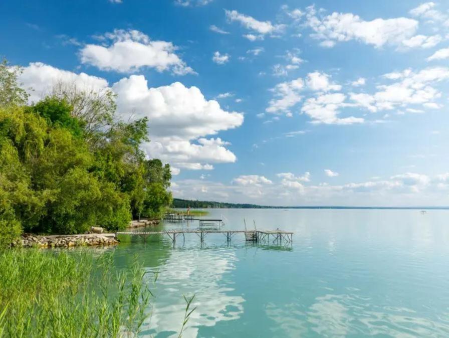 Green Lake House - Private Beach At Balaton Balatonakarattya Exterior photo