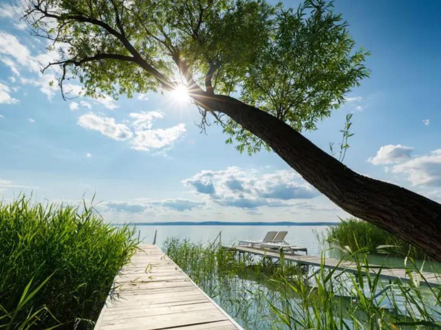 Green Lake House - Private Beach At Balaton Balatonakarattya Exterior photo