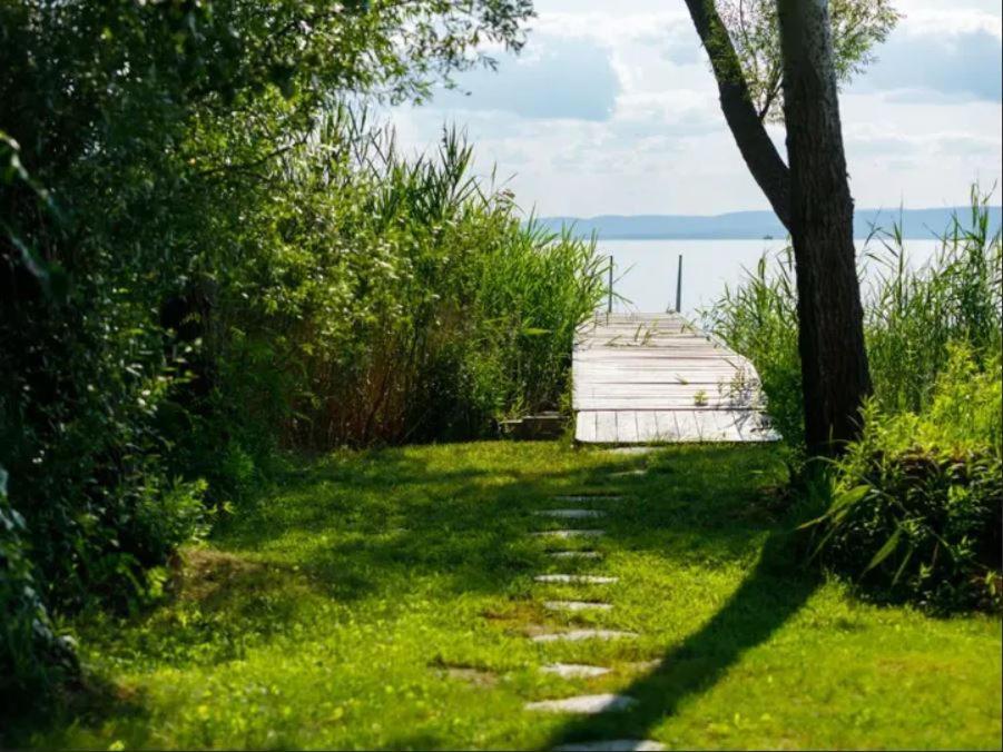 Green Lake House - Private Beach At Balaton Balatonakarattya Exterior photo
